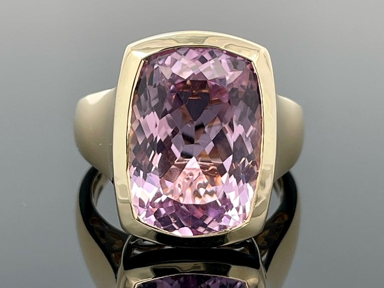 RING AUS 585/- GELBGOLD mit Kunzit