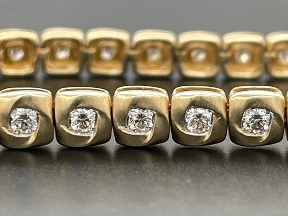 ARMBAND AUS 585/- GELBGOLD MIT BRILLANTEN LR ( GES. CA. 1,65 ct.)