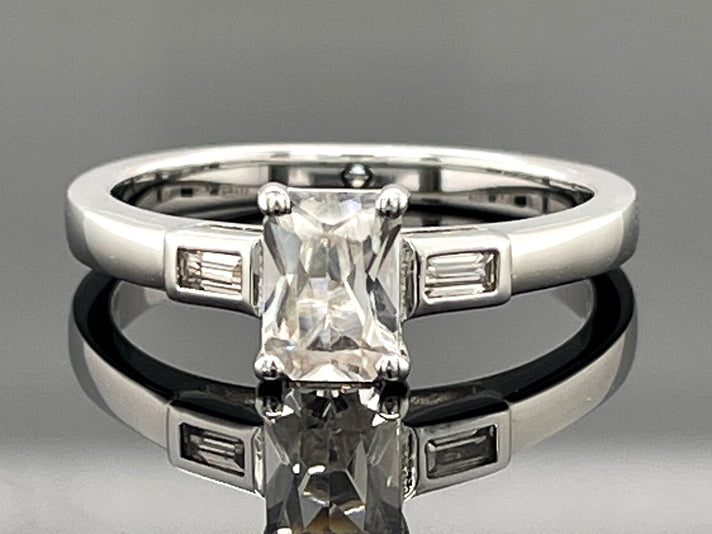 RING AUS 925/- SILBER RHODINIERT MIT ZIRKON (ges.ca. 1,59 ct.)