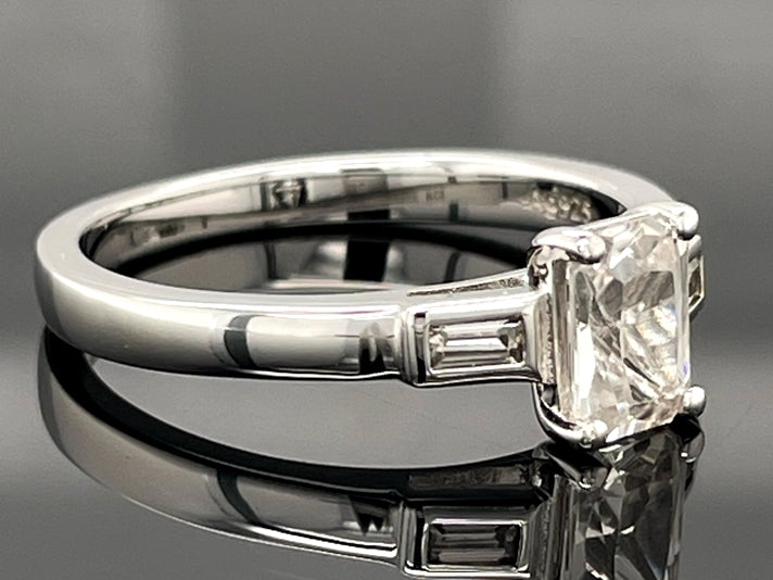 RING AUS 925/- SILBER RHODINIERT MIT ZIRKON (ges.ca. 1,59 ct.)