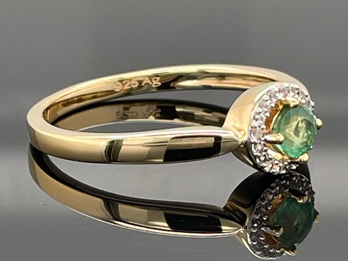 RING AUS 925/- SILBER VERGOLDET MIT SAMBIA SMARAGD & ZIRKON