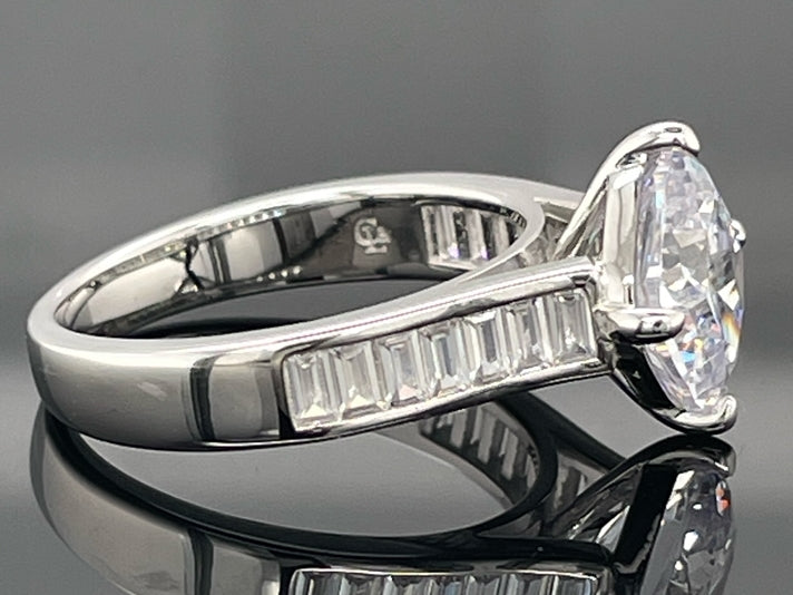 RING AUS 925/- SILBER RHODINIERT MIT ZIRKONIA