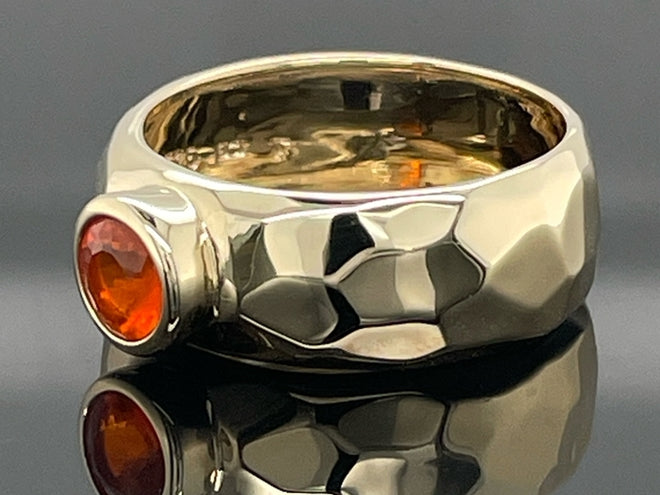 RING AUS 375/- GELBGOLD MIT FEUEROPAL (CA.0,30 ct.)