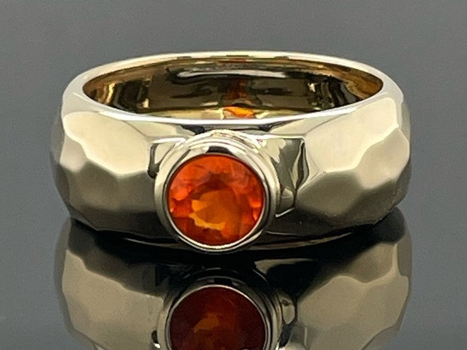 RING AUS 375/- GELBGOLD MIT FEUEROPAL (CA.0,30 ct.)
