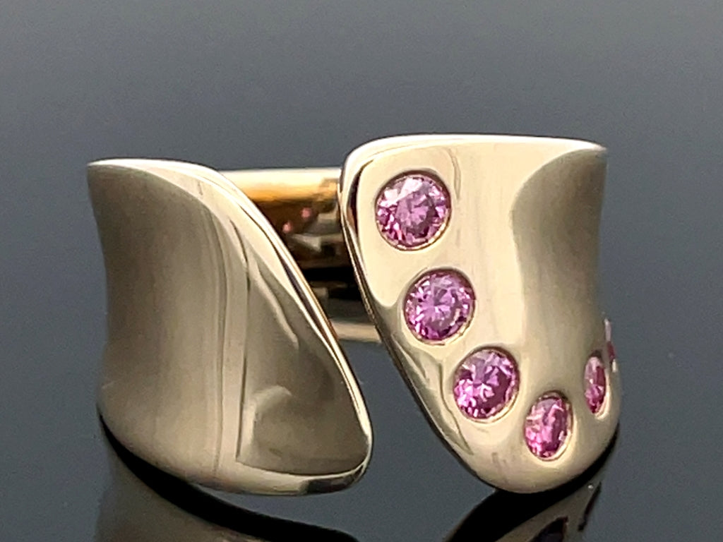 RING AUS 375/- GELBGOLD mit Brillanten beh. (ca.0,27 ct.)