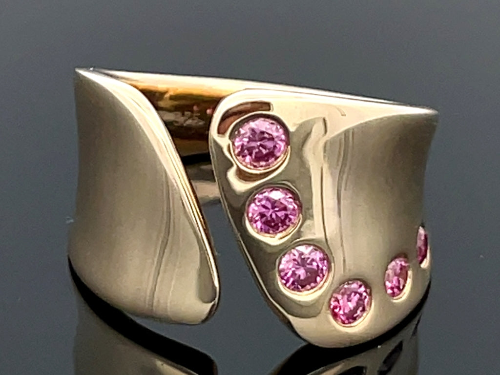 RING AUS 375/- GELBGOLD mit Brillanten beh. (ca.0,27 ct.)