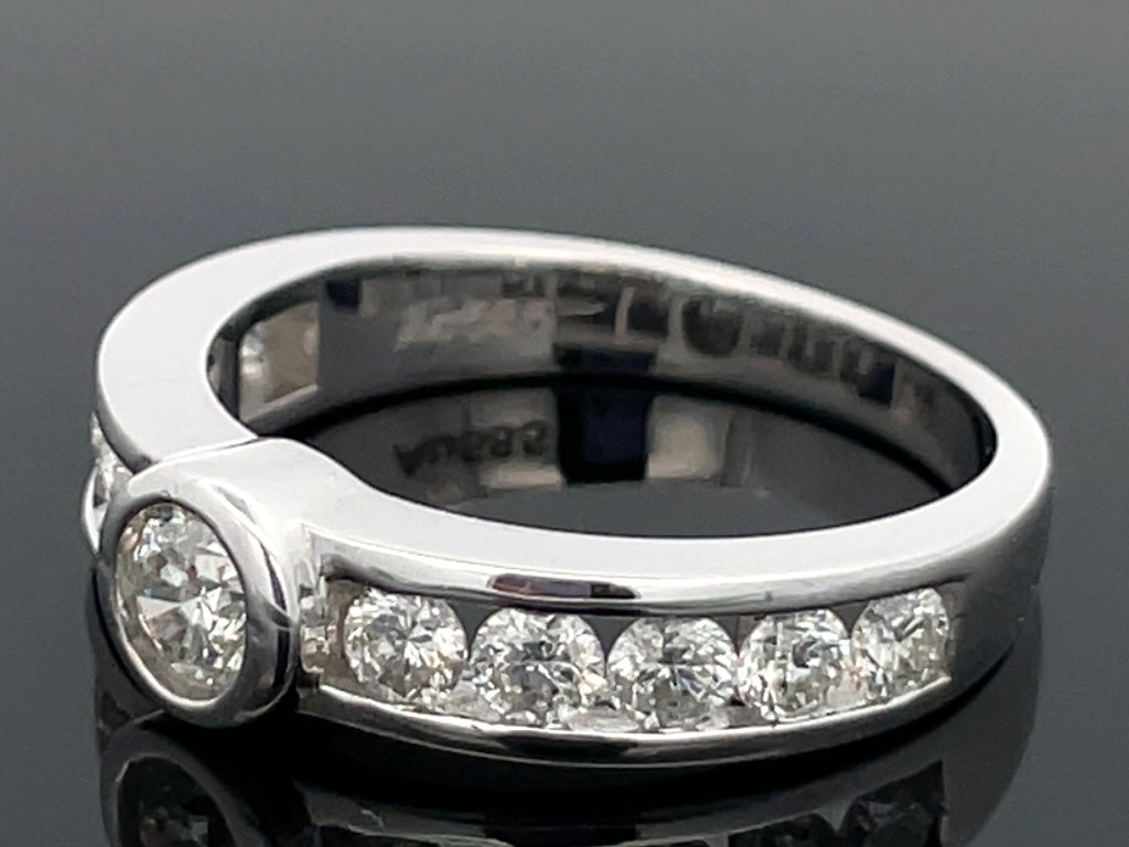 RING  GR. 18 (57) AUS 585/- WEISSGOLD mit Brillanten (ca. 1,00 ct.)