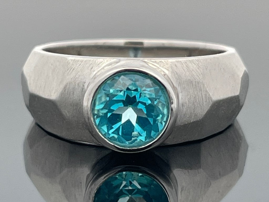 RING AUS 925/- SILBER RHODINIERT MIT TOPAS (BEH.) PARAIBAFARBEN (CA. 0,9 ct.)