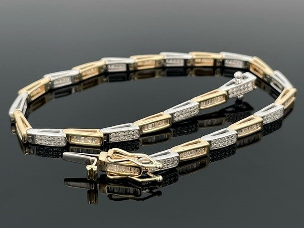 ARMBAND AUS 585/- GOLD BICOLOR MIT DIAMANTEN ( GES. CA. 1,00 ct.)