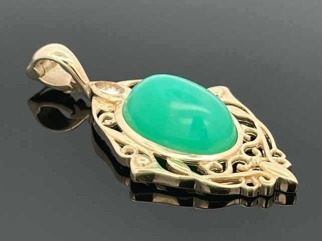 CLIP ANHÄNGER AUS 375/- GELBGOLD MIT CHRYSOPRAS, BERGKRISTALL & RHEINGOLD