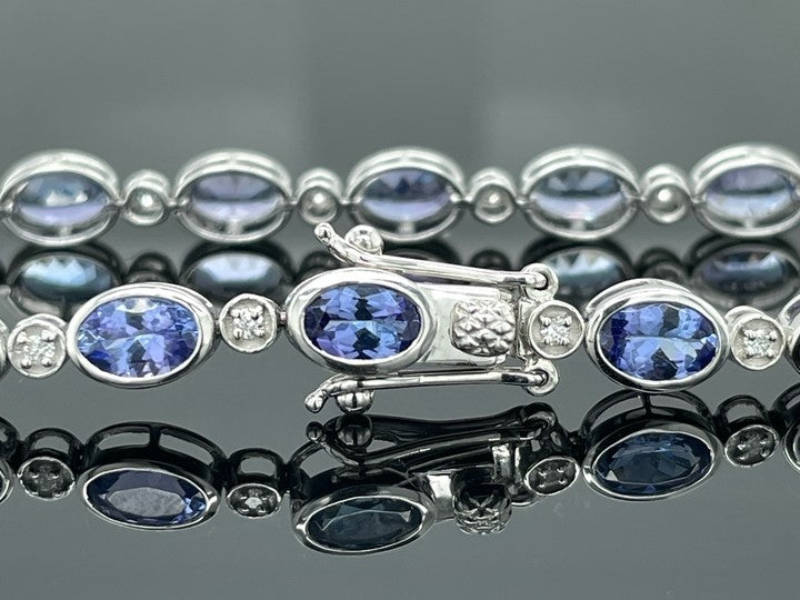 ARMBAND 950/-PLATIN MIT TANSANIT AAAA & BRILLANTEN SI (GES.CA. 0,26 ct.)