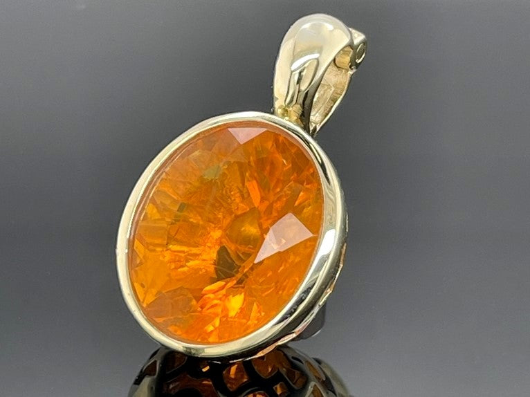 ANHÄNGER AUS 585/- GELBGOLD mit Feueropal (ca. 4,68 ct.)