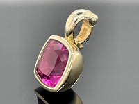 ANHÄNGER AUS 375/- GELBGOLD mit Fluorit (ca. 3,4 ct.)