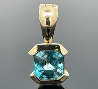 ANHÄNGER AUS 375/- GELBGOLD mit Zirkon (ca. 1,5 ct.)