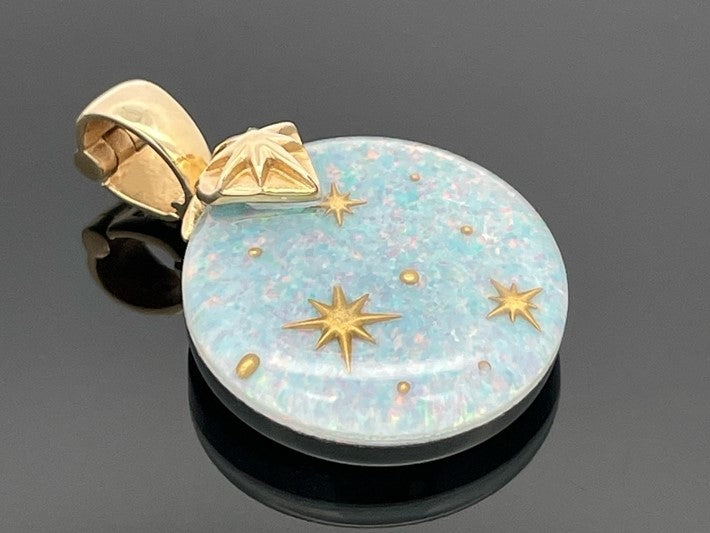 ANHÄNGER AUS 375/- GELBGOLD mit Opaltriplette (ca. 19,55 ct.)