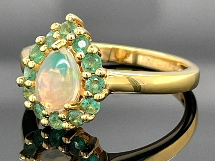 RING AUS 925/- SILBER VERGOLDET MIT ÄTHIOP. OPAL & SMARAGDEN