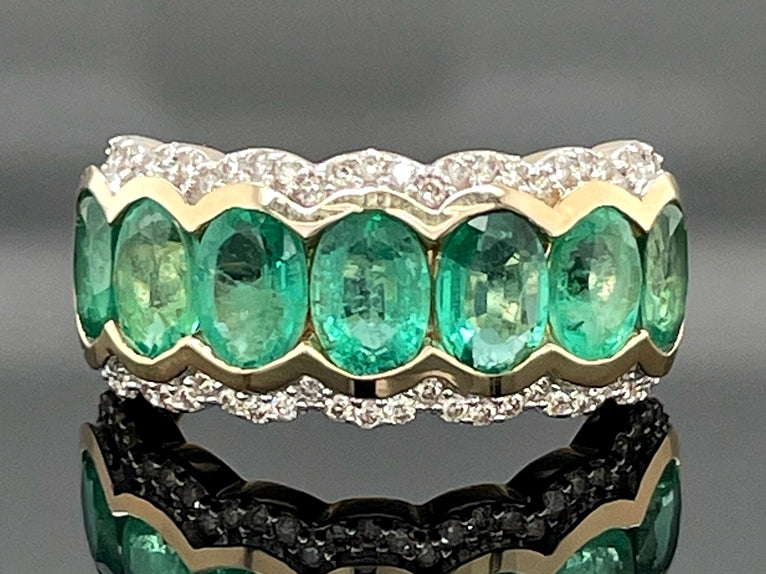 RING GR. 17 (53) AUS 585/-GELBGOLD MIT SAMBIA SMARAGD & BRILLANTEN