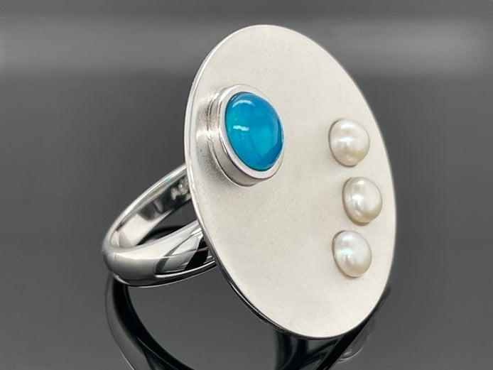 RING AUS 925/- SILBER RHODINIERT MIT KRISTALLOPAL BEH. & SÜßWASSWEZUCHTPERLE