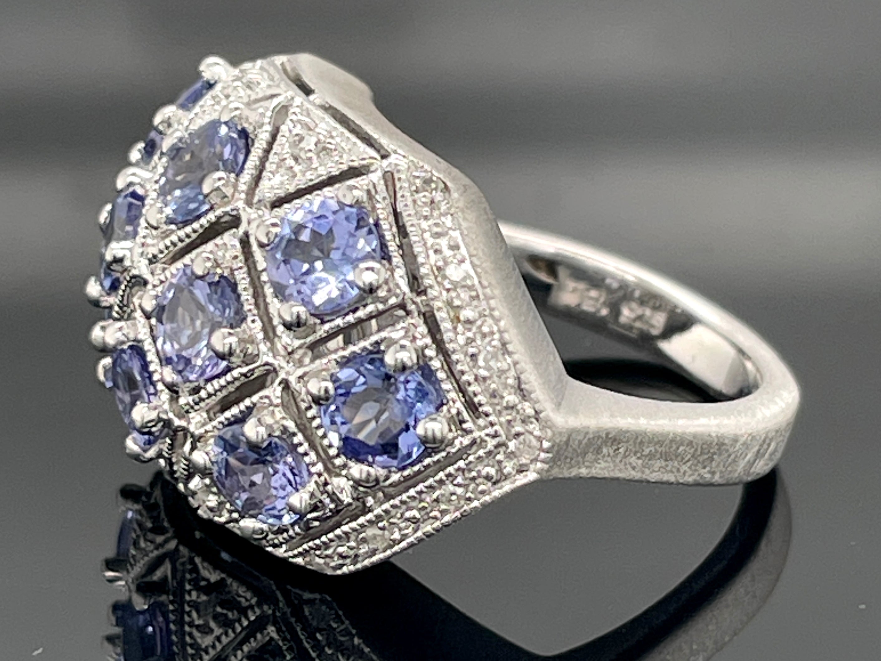 RING AUS 925/- SILBER RHODINIERT/ MATTIERT MIT TANSANIT & DIAMANTEN