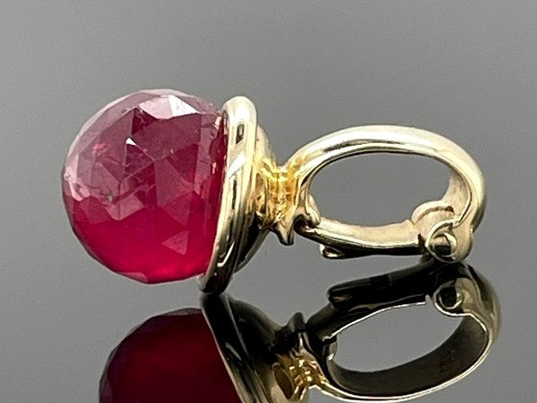 CLIPANHÄNGER AUS 375/- GELBGOLD MIT RUBIN BEH. (CA.5,00 ct.)