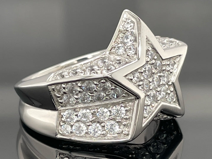 RING AUS 925/- SILBER RHODINIERT MIT ZIRKONIA