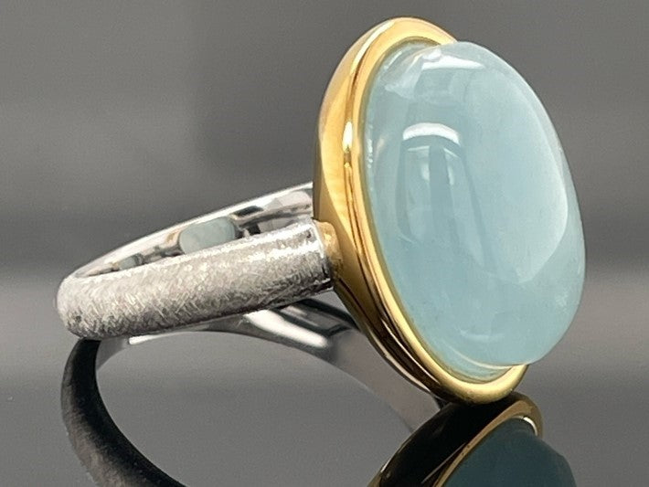 RING AUS 925/- SILBER BICOLOR MIT MILKY AQUAMARIN (CA. 7,0 ct.)
