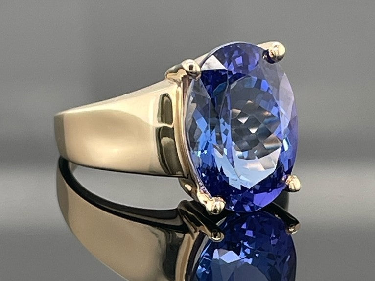 RING GR.18 (56) AUS 585/- GELBGOLD MIT TANSANIT AAAAA ( CA. 7,00 ct.)