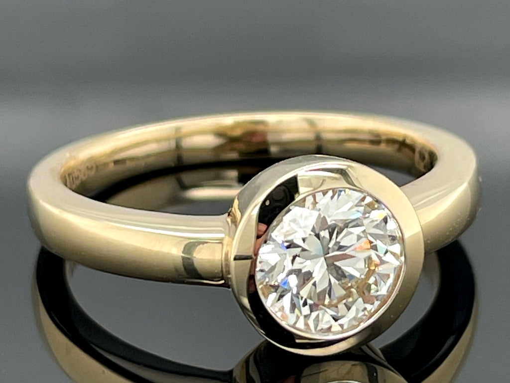 RING AUS 585/- GELBGOLD mit Brillant (ca. 1,2 ct.)