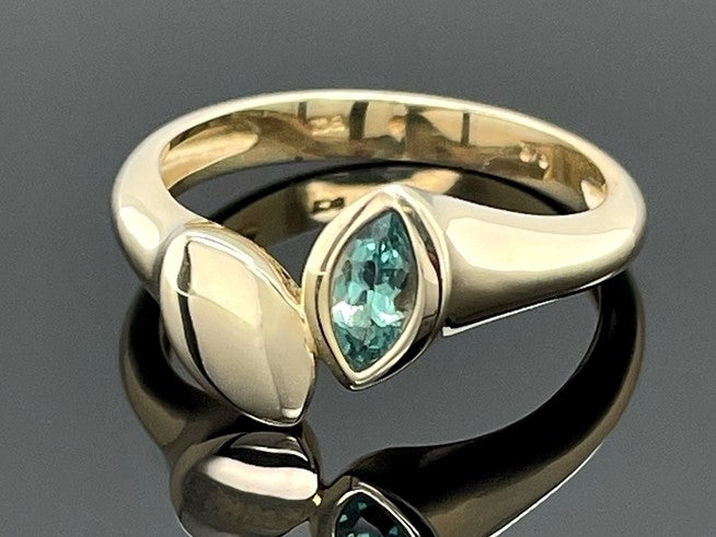 RING AUS 375/- GELBGOLD MIT ALEXANDRIT (CA. 0,19 ct.)