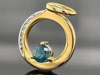 ANHÄNGER AUS 925/- SILBER VERGOLDET MIT KYANIT & ZIRKON