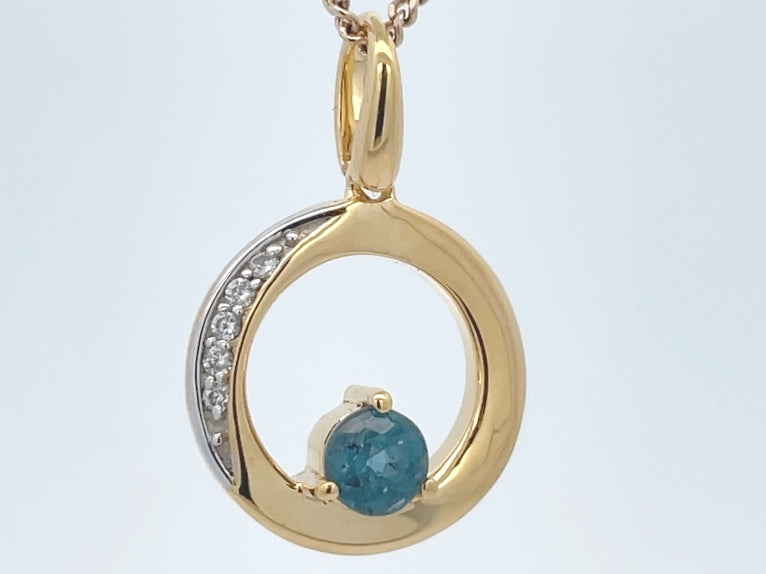 ANHÄNGER AUS 925/- SILBER VERGOLDET MIT KYANIT & ZIRKON