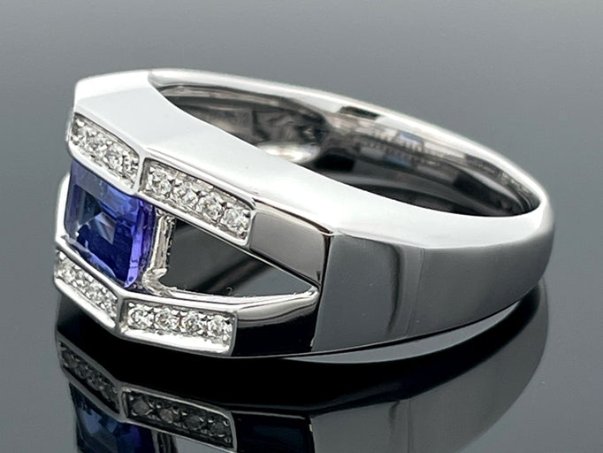 RING AUS 585/- WEIßGOLD mit Tansanit und Brillanten (ca. 1,29 ct.)