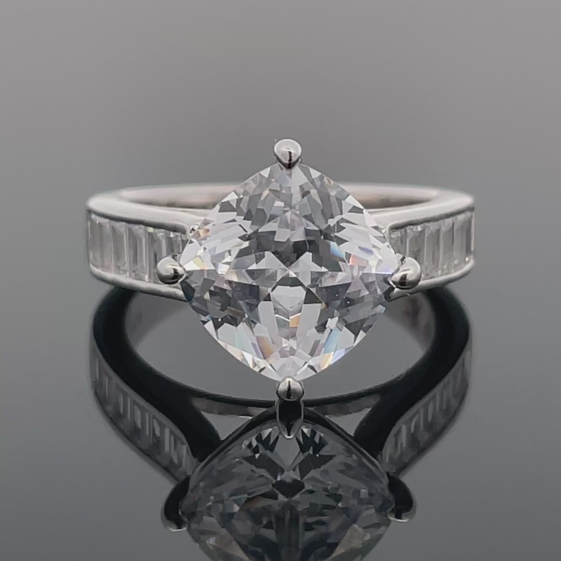 RING AUS 925/- SILBER RHODINIERT MIT ZIRKONIA