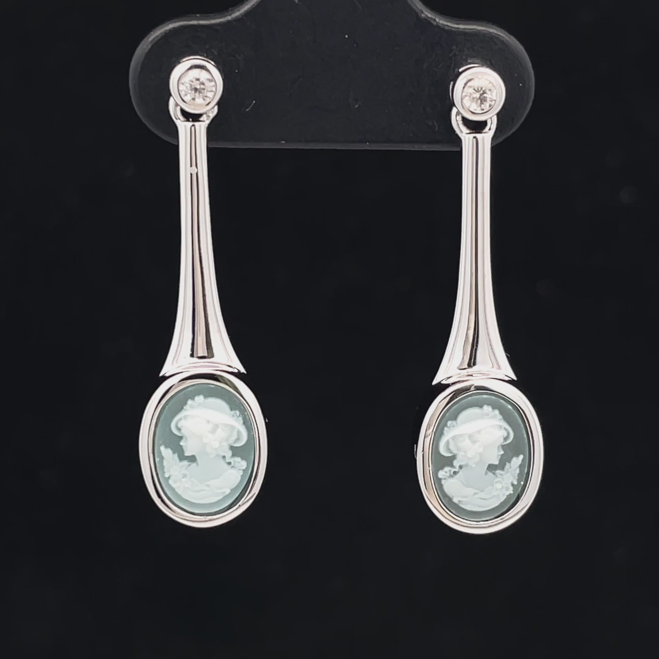 OHRSTECKER AUS 925/- SILBER RHODINIERT MIT AVENTURIN- KAMEE BEH. & ZIRKON