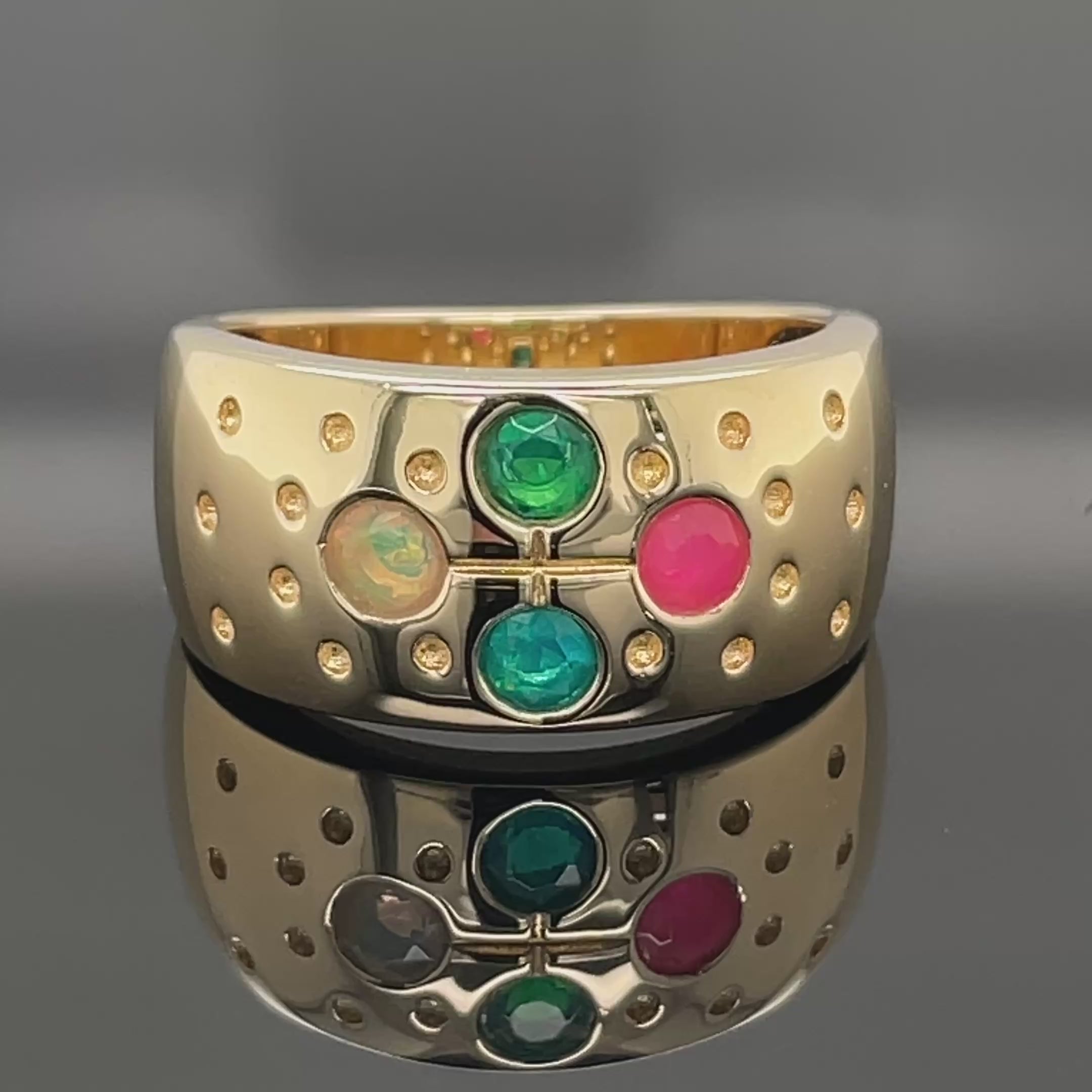 RING AUS 925/- SILBER VERGOLDET MIT KRISTALLOPAL (ges. ca. 0,28 ct.)