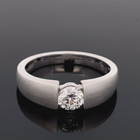 RING AUS 950/- PLATIN mit Brillant (ca. 0,5 ct.)