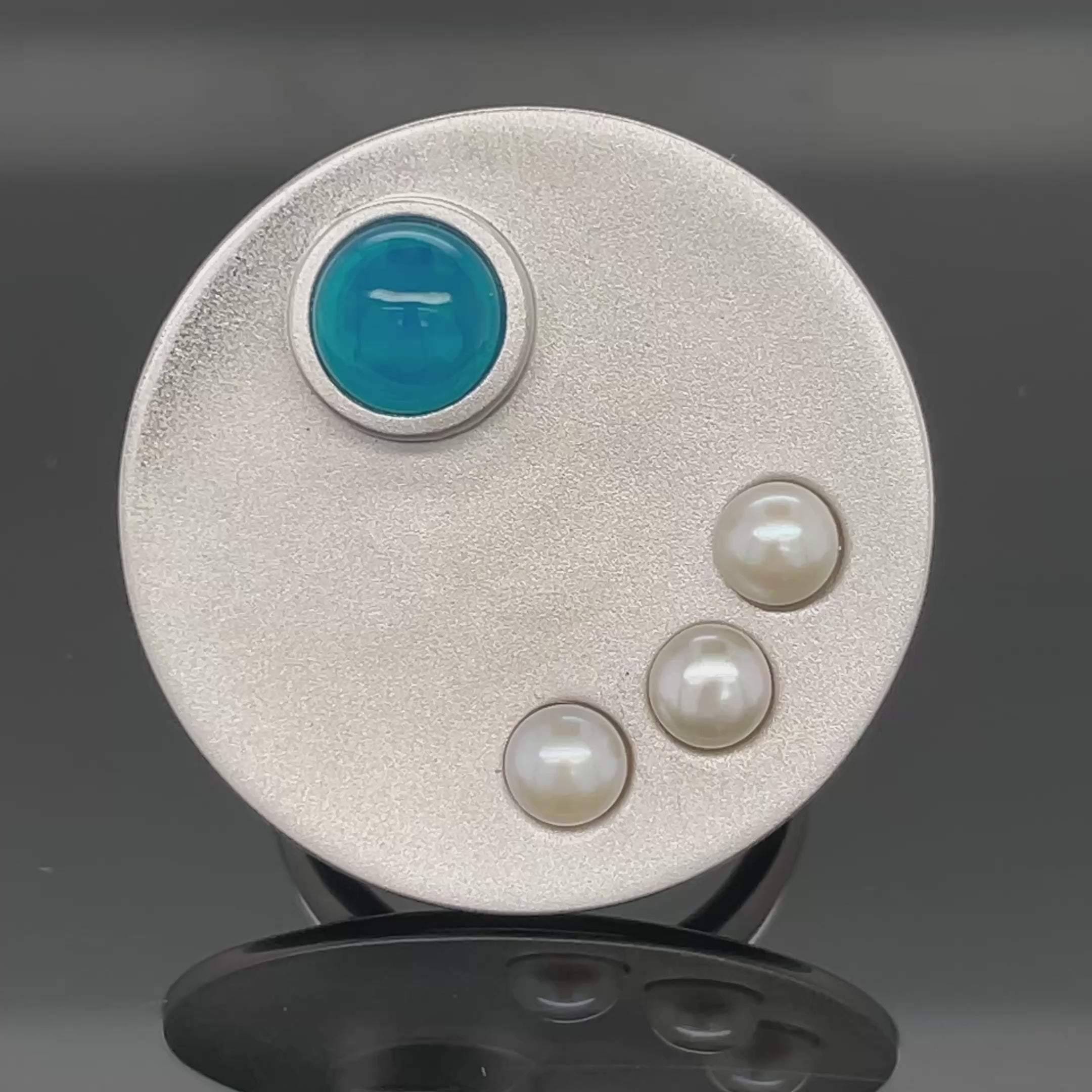RING AUS 925/- SILBER RHODINIERT MIT KRISTALLOPAL BEH. & SÜßWASSWEZUCHTPERLE