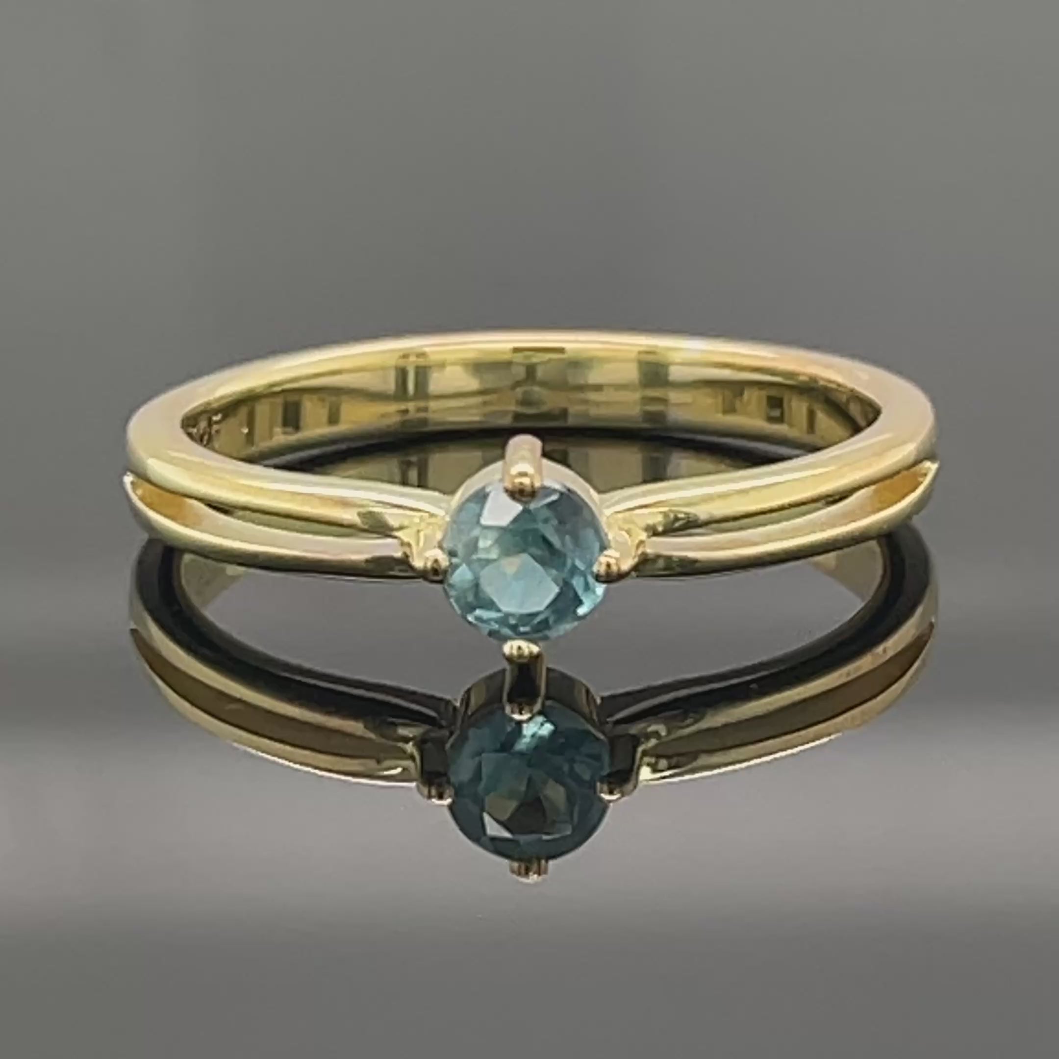 RING AUS 925/- SILBER VERGOLDET MIT KYANIT (CA. 0,36 ct.)