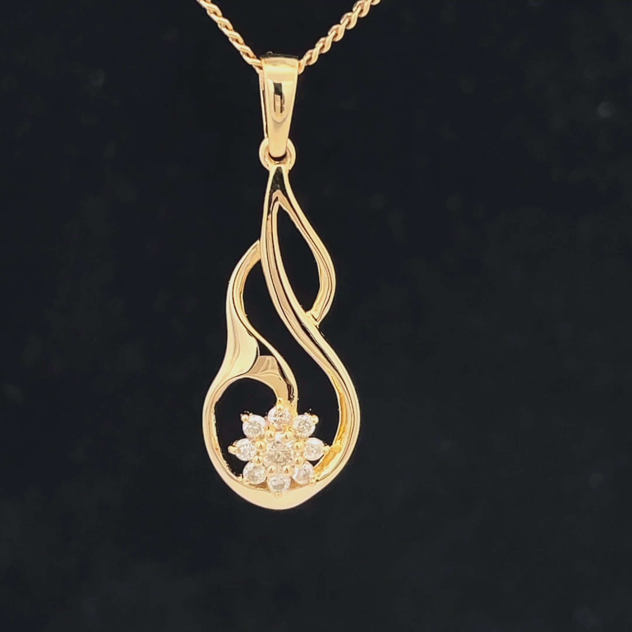 ANHÄNGER AUS 925/- SILBER VERGOLDET MIT BRILLANTEN (GES.CA 0,18 ct.)