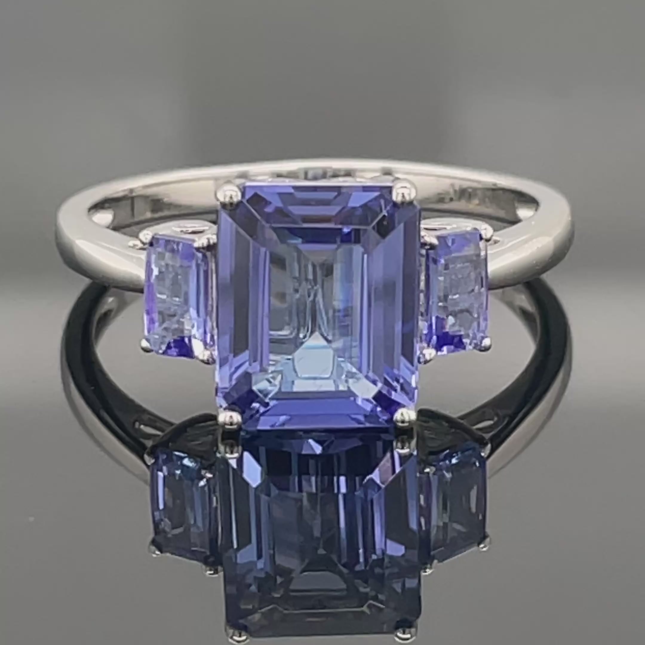 RING AUS 950/- PLATIN MIT TANSANIT