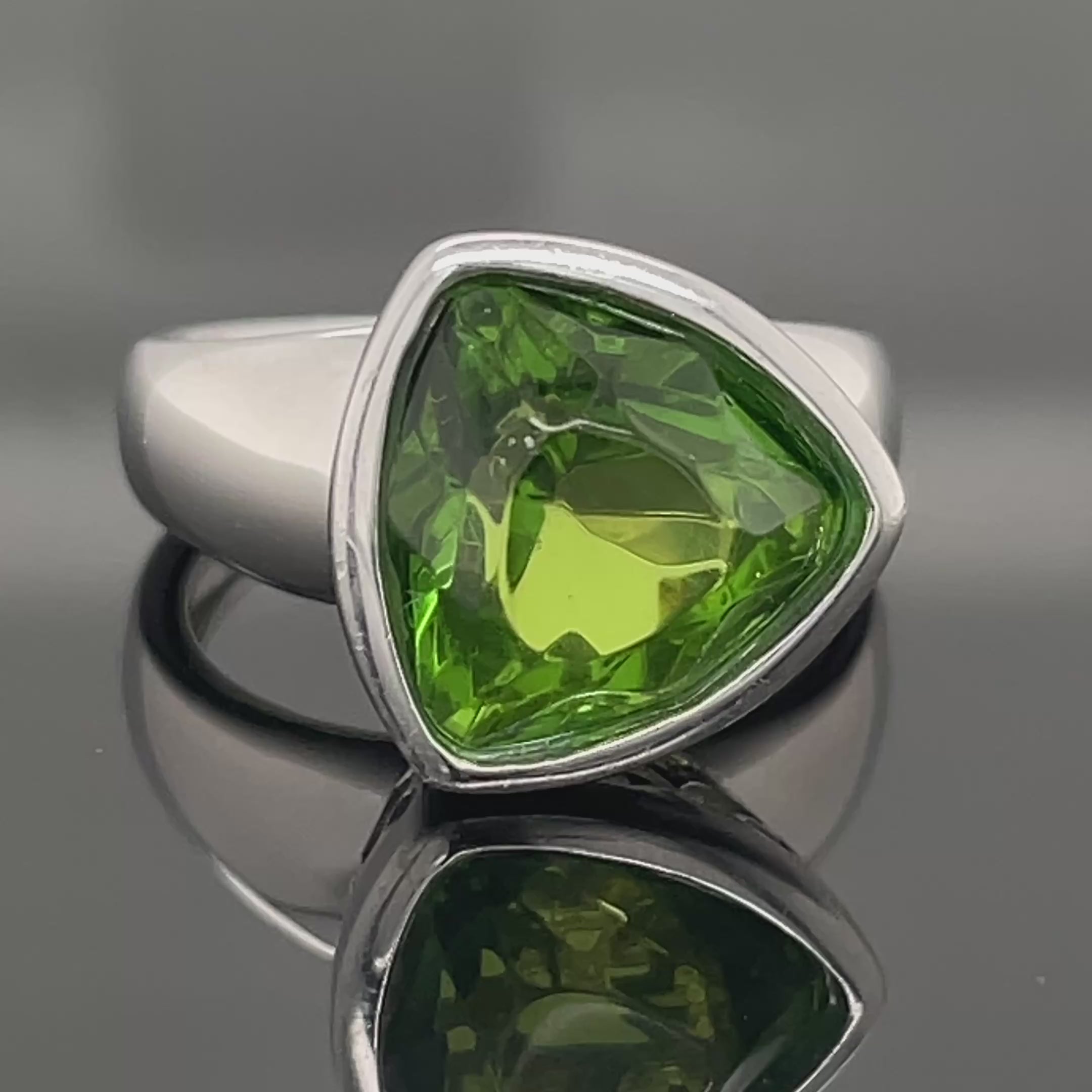 RING AUS 925/- SILBER RHODINIERT MIT BERNSTEIN NATUR (CA.1,55 ct.)