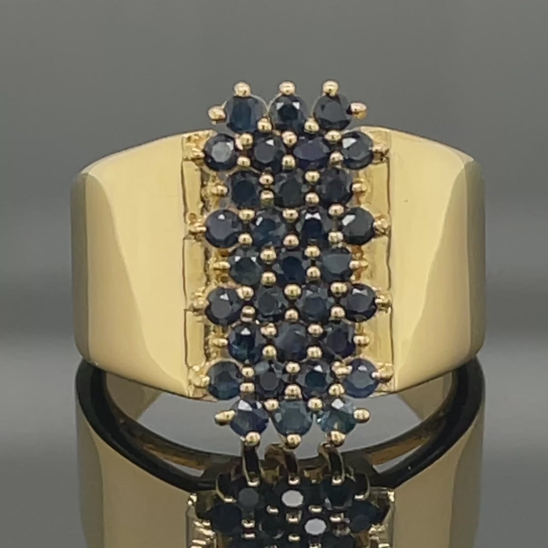 RING AUS 925/- SILBER VERGOLDET MIT SAPHIR