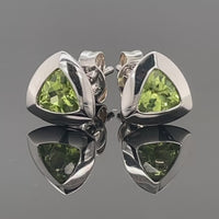 OHRSTECKER AUS 925/- SILBER RHODINIERT MIT PERIDOT (CA.1,0 ct.)