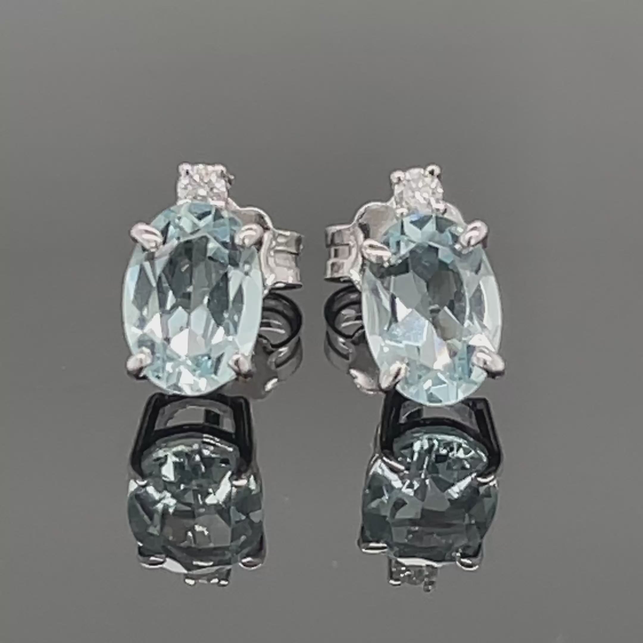 OHRSTECKER AUS 375/- WEIßGOLD MIT AQUAMARIN & BRILLANTEN