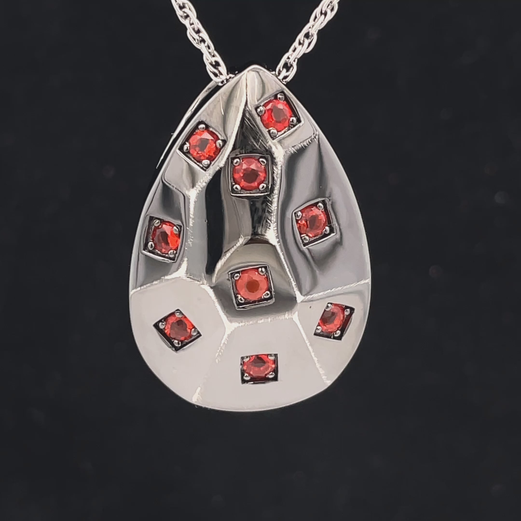 GLEITER AUS 925/-SILBER SCHWARZ RHOD. MIT FEUEROPAL (ges.ca. 0,405 ct.)