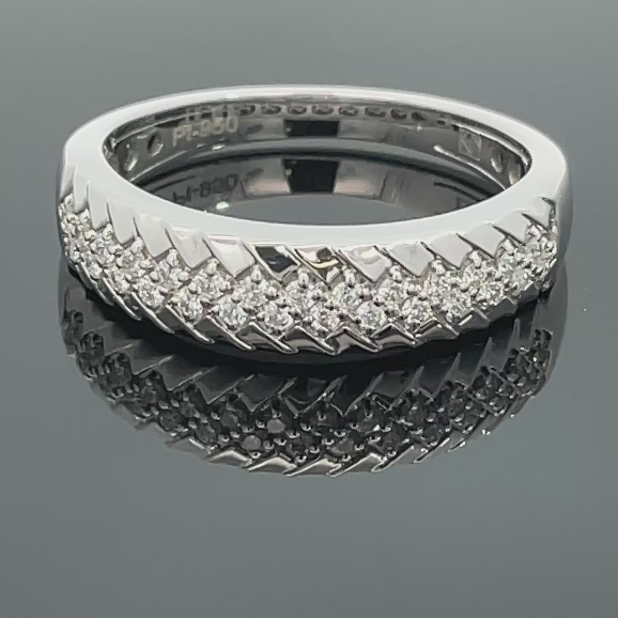 RING AUS 950/- PLATIN mit Brillanten (ca. 0,25 ct.)