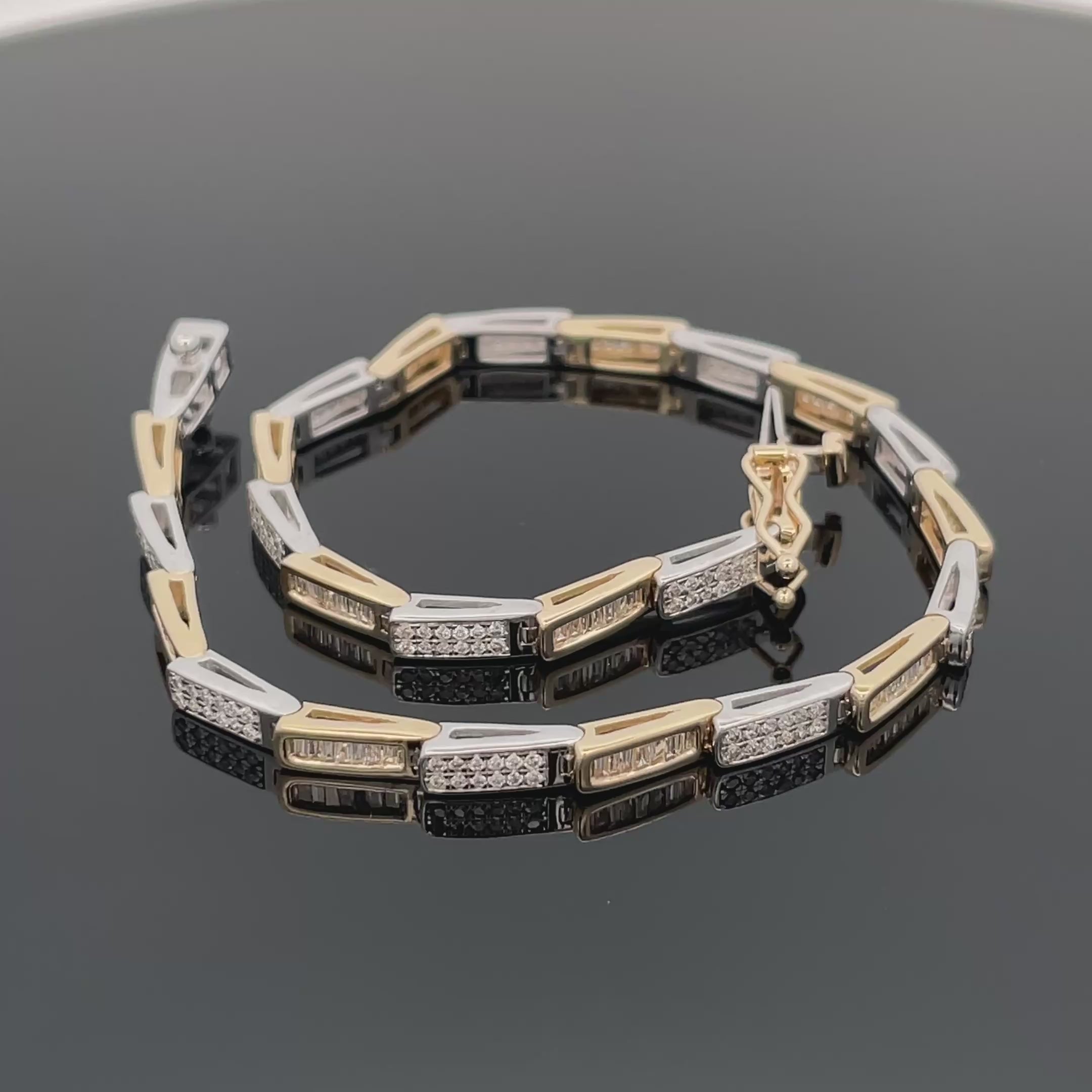 ARMBAND AUS 585/- GOLD BICOLOR MIT DIAMANTEN ( GES. CA. 1,00 ct.)