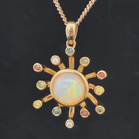 ANHÄNGER AUS 375/- GELBGOLD mit Kristallopal und Multi Brillanten (ca. 0,156 ct.)