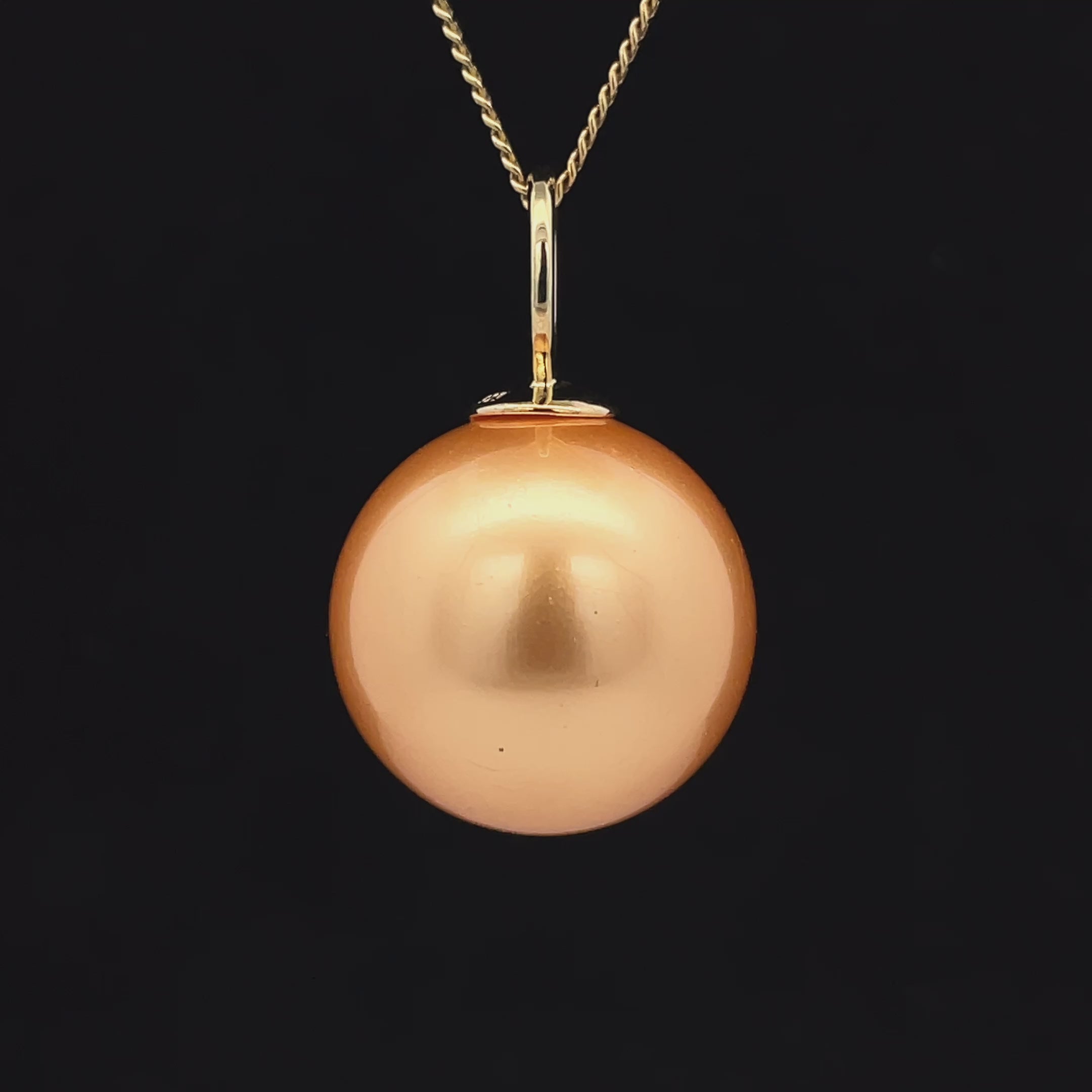 ANHÄNGER AUS 925/- SILBER GELBGOLDPLATTIERT MIT MUSCHELKERNPERLE