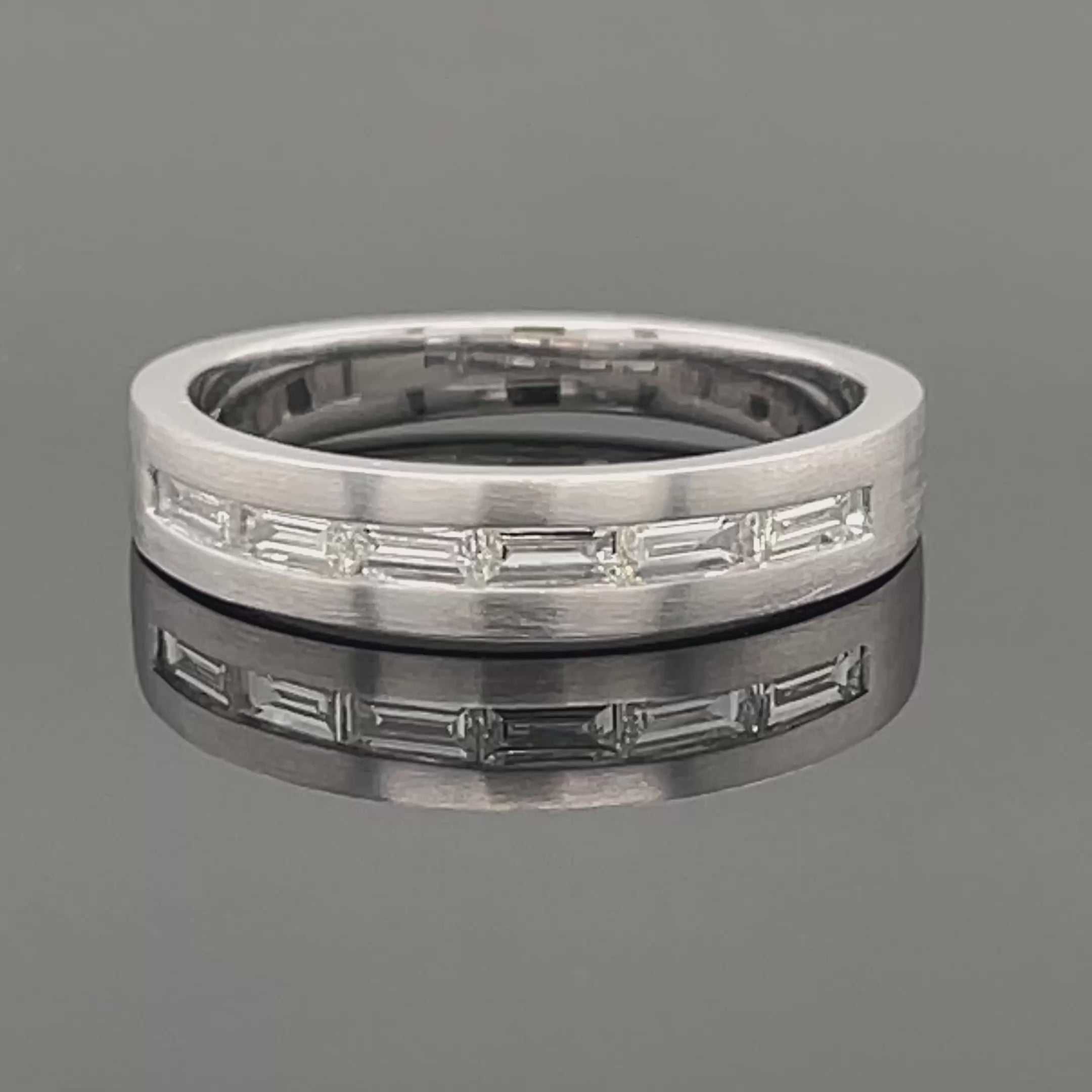 RING AUS 950/- PLATIN MIT DIAMANTEN LP (ges.ca. 0,25 ct.)
